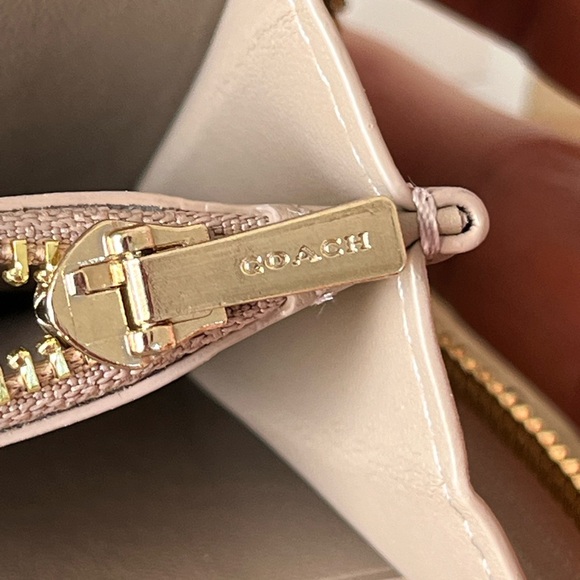 Coach Wallet🎈🎈 - Picture 8 of 9
